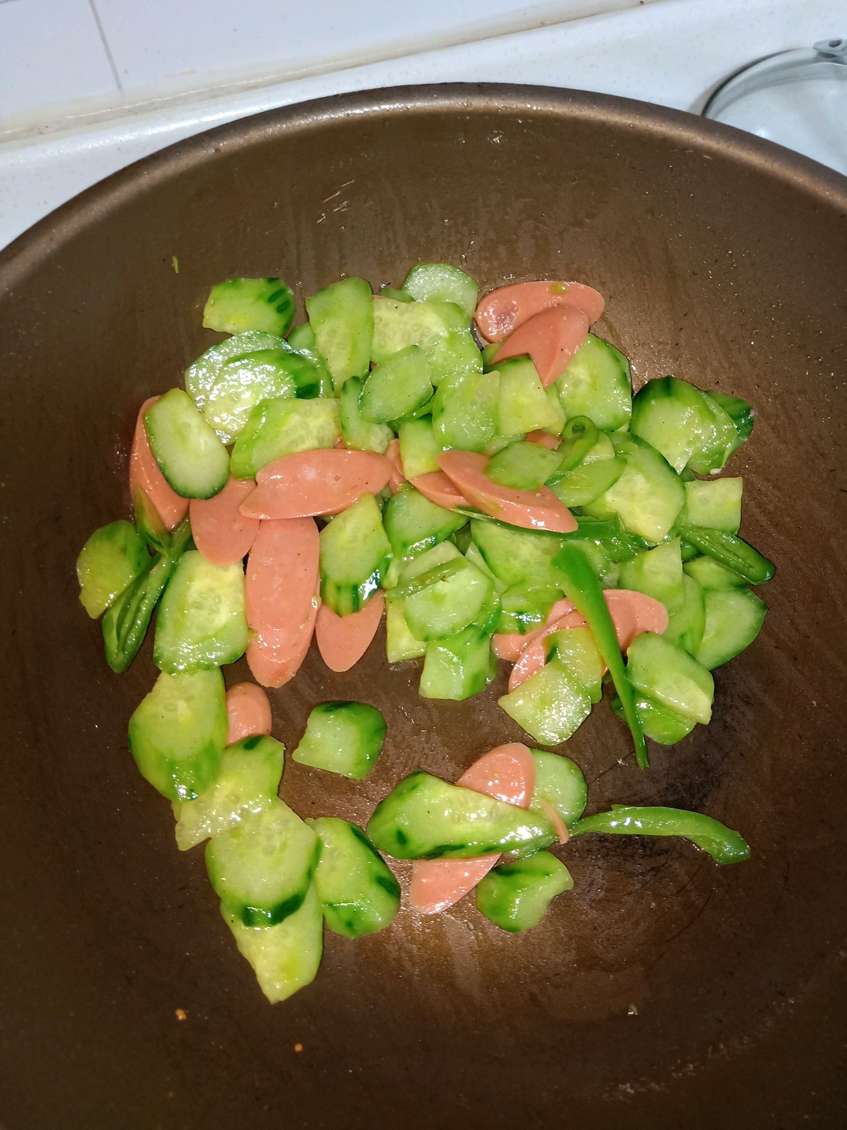 豌豆黄瓜火腿蛋炒饭怎么做_豌豆黄瓜火腿蛋炒饭的做法_豆果美食