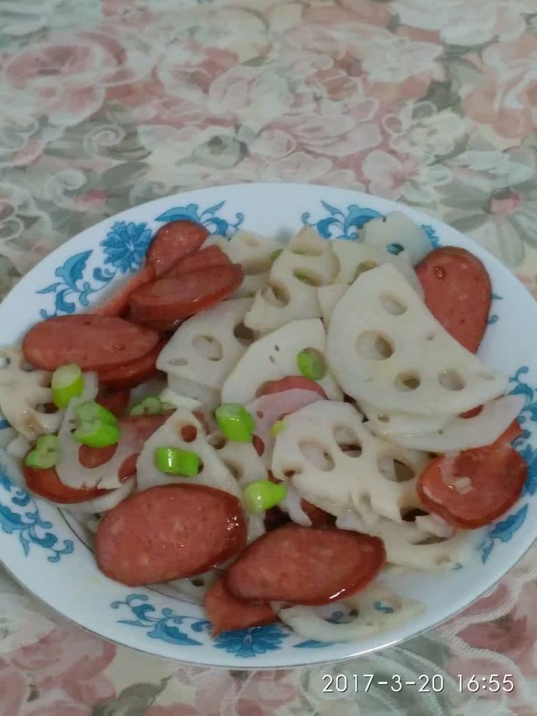 Fried lotus root with sausage