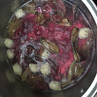 红菇瘦肉汤的做法图解2