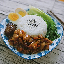 家常卤肉饭“每道菜都是一台食光机”