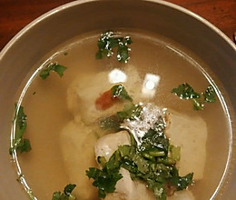 三文鱼骨豆腐汤的做法