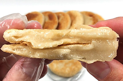 家常烫面糖饼，做法简单一看就会，口感甜而不腻。