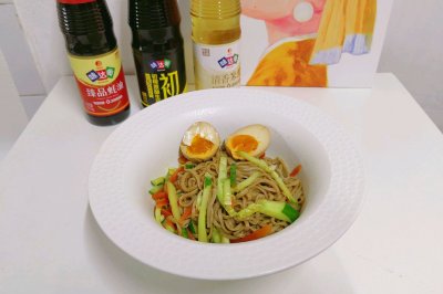 凉拌荞麦面