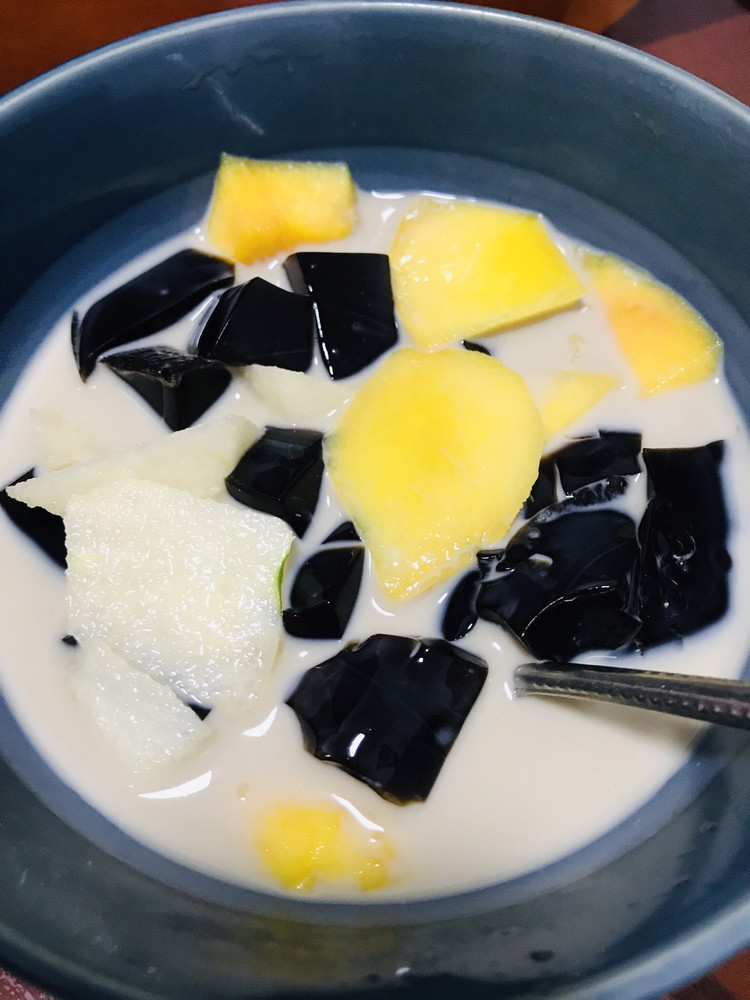 凉粉水果捞的做法