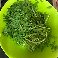 #中秋宴，名厨味#黄豆酱炒茼蒿的做法图解1