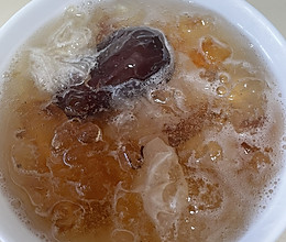 桃胶炖银耳的做法