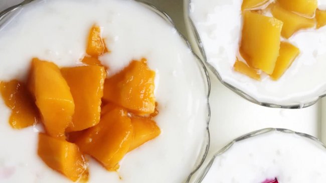 芒果，火龙果，黄桃酸奶冰粥的做法