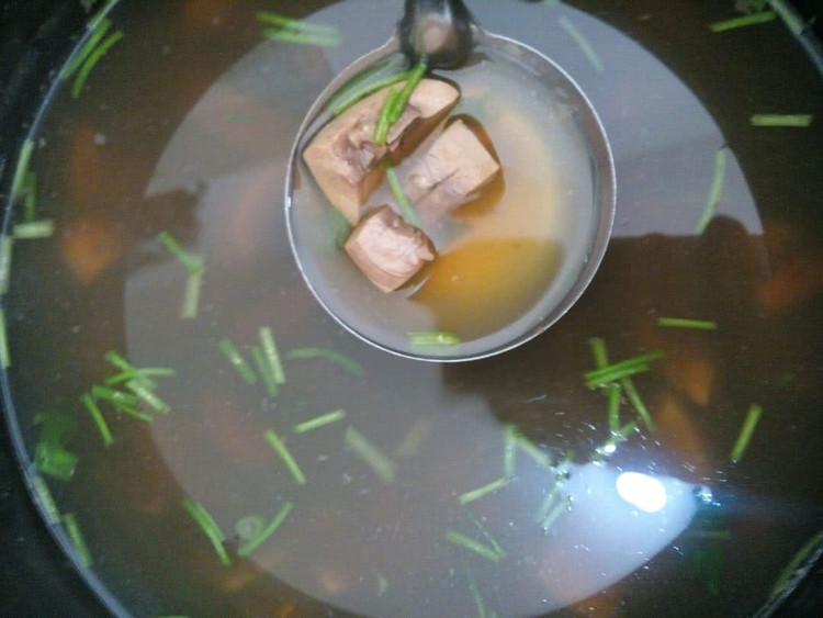 杜仲茯苓猪腰汤的做法
