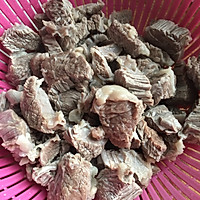 牛腩炖萝卜的做法图解3