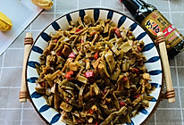 #巨下饭的家常菜#凉拌贡菜苔干你一定喜欢清脆爽口的开胃菜的做法