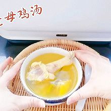 炖煮老母鸡汤