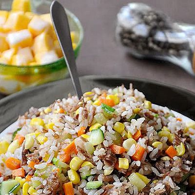 黑椒牛肉什锦炒饭