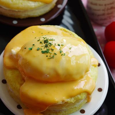 自家版 Eggs benedict  芝士火腿蛋土司