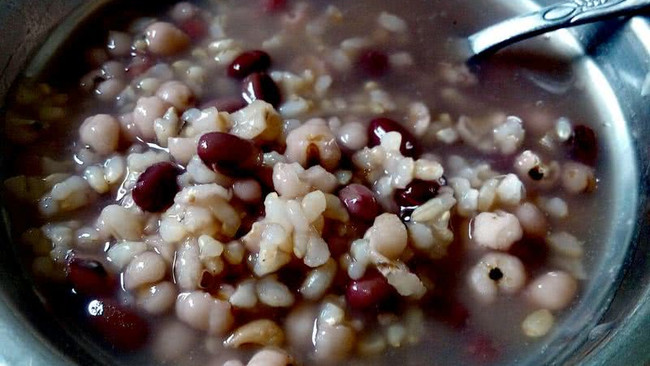 糙米红豆薏米粥（简单，消水肿）的做法