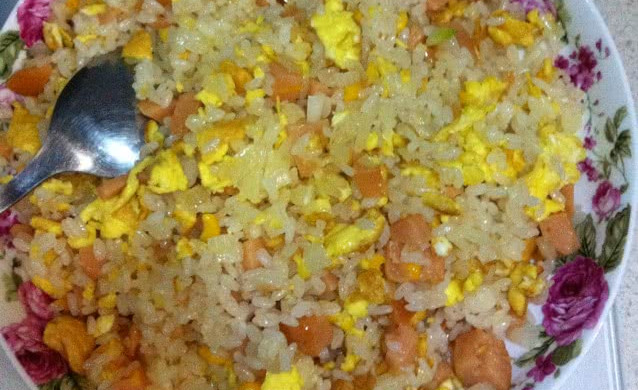 玉米肠鸡蛋炒饭