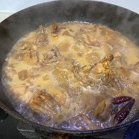 小鸡炖蘑菇(东北宴客菜) #东古525掌勺节#的做法图解5