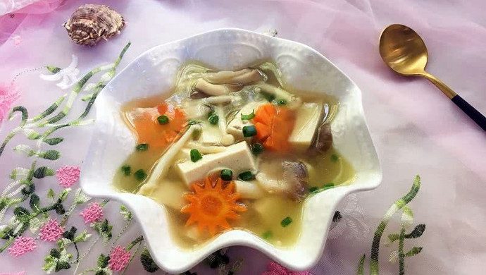 杂菇豆腐汤