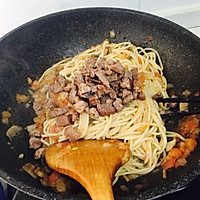 番茄蘑菇牛肉意面的做法图解8