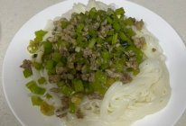 [懒人]泡椒芹菜肉沫面的做法