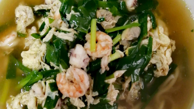 暖冬美食：海鲜韭菜打卤面的做法