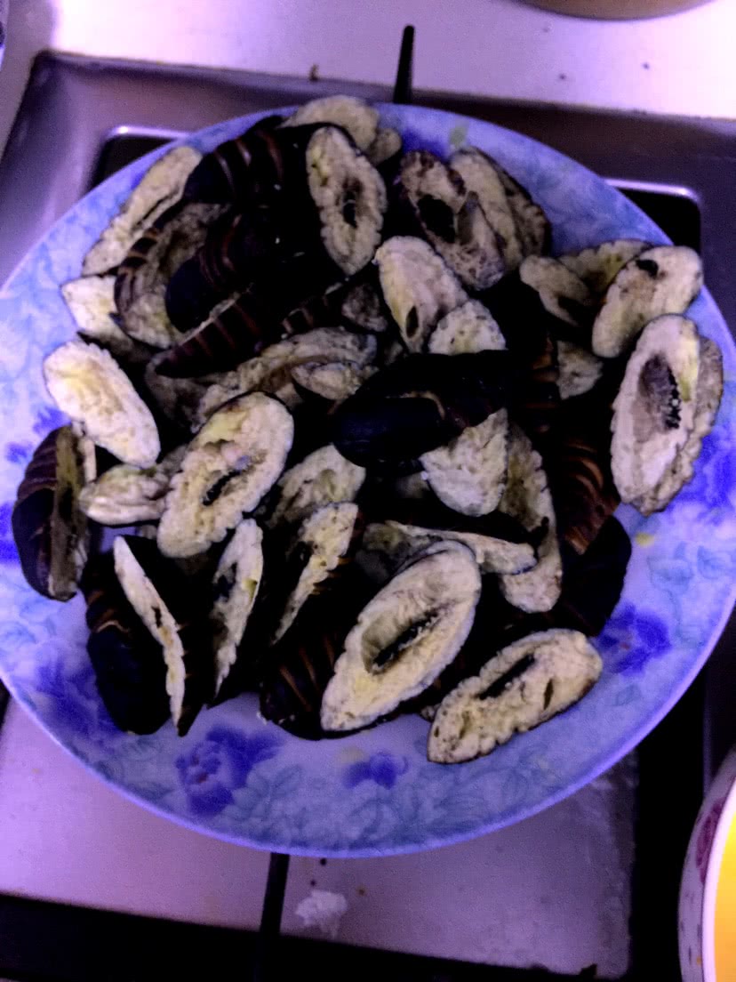 干煸蝉蛹的做法图解1