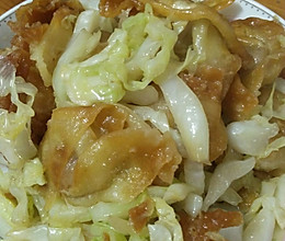 包菜炒饺子的做法