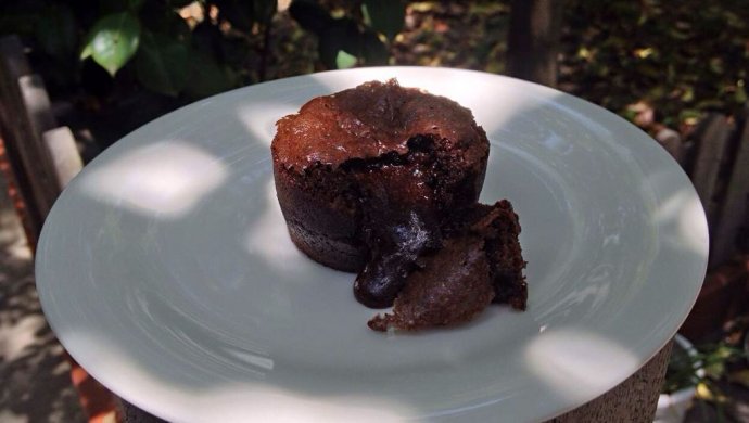 巧克力熔岩蛋糕 15分钟家庭制作