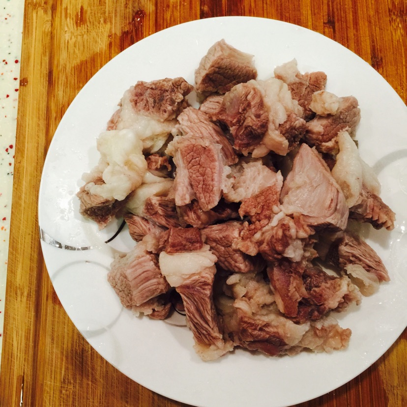西红柿土豆炖牛腩的做法图解2