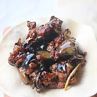 茄丁肉酱包子的做法图解12
