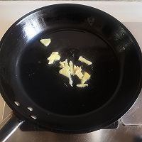 #春日时令，美味尝鲜# 【鲜虾炒青豆】的做法图解4