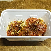 炸鸡扒披萨的做法图解2