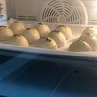 酥到掉渣的蛋黄酥的做法图解15