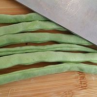 鸡蛋豆丁的做法图解1