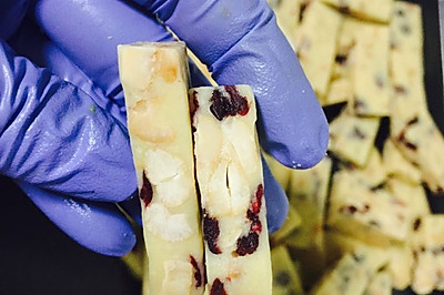 蔓越莓腰果牛轧糖