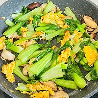 香菇油菜炒鸡蛋的做法图解5