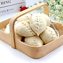 #葱伴侣豆瓣酱能蘸善炒#槐花虾仁酱肉包