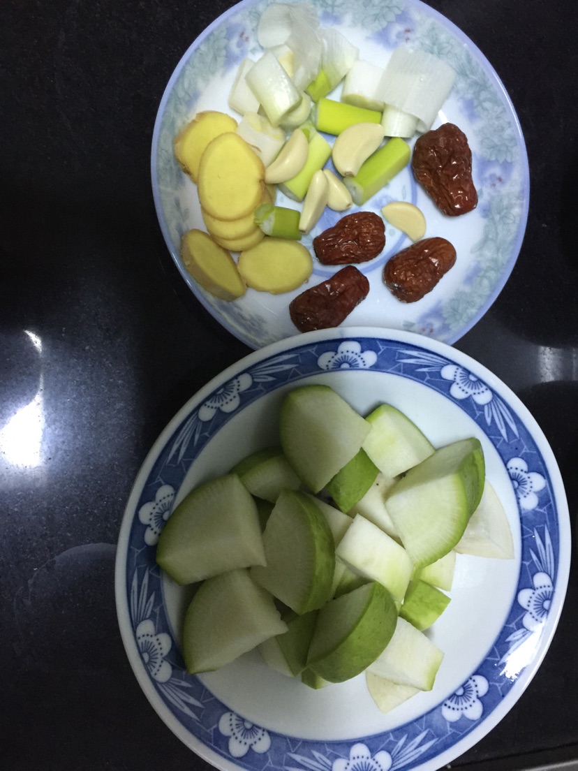 清炖羊肉汤的做法图解1