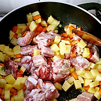 土豆排骨焖饭的做法图解4
