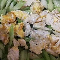手剥虾仁与芹蛋之旅 #入秋滋补正当时#的做法图解8