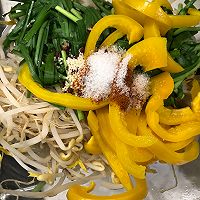 凉拌豆芽的做法图解1