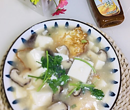 #鸡汁入家宴 感恩正当“食”#鸡汁菌菇豆腐汤的做法