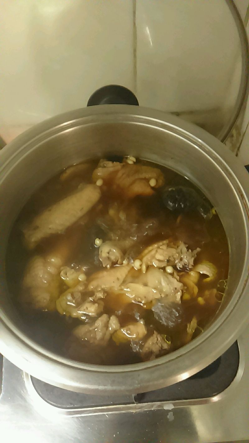 生熟地薏米鸡汤