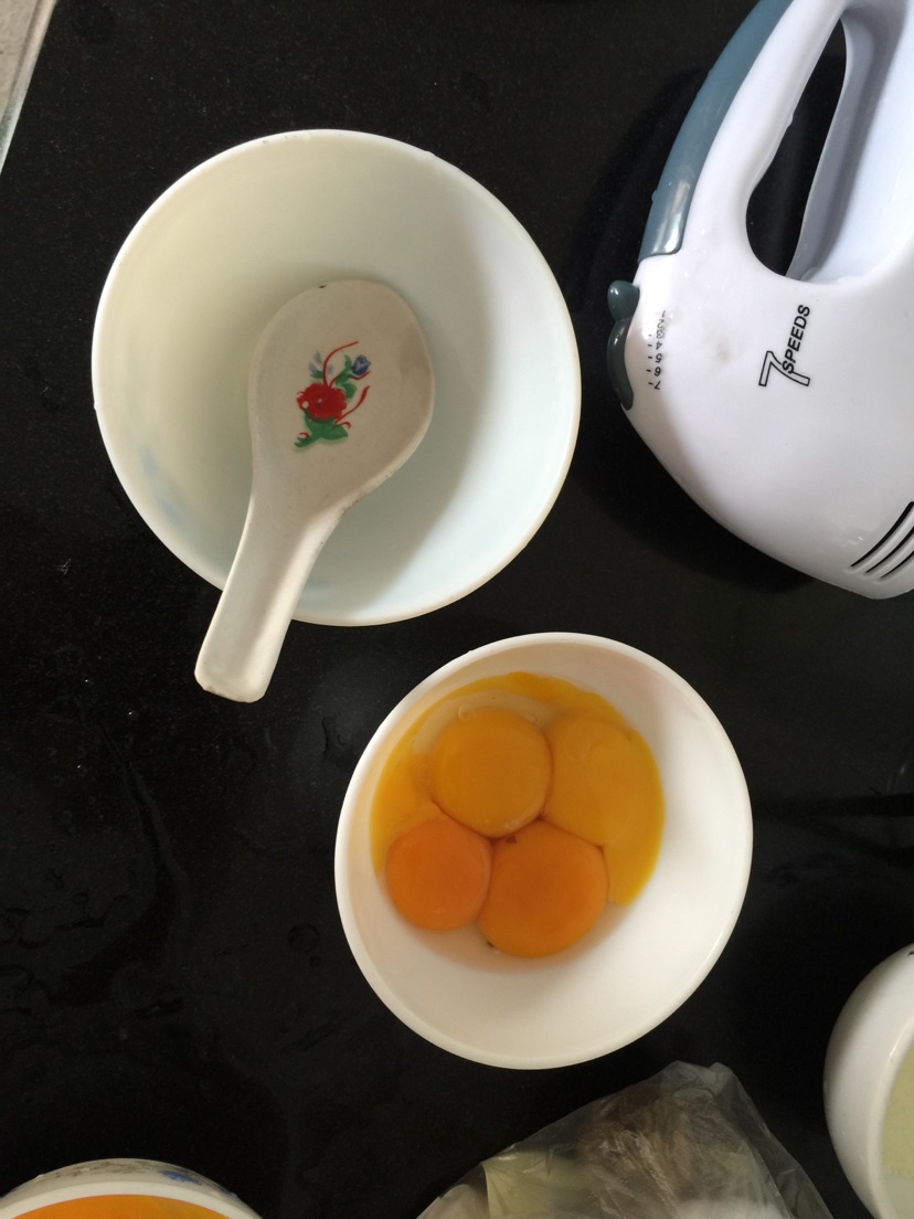抹茶蛋糕的做法图解1