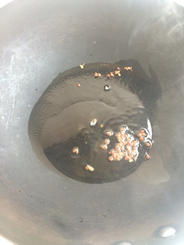 菜花土豆炖牛肉的做法图解2