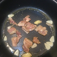 辣白菜五花肉菌菇海鲜锅的做法图解5