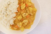 咖喱土豆鸡肉拌饭的做法