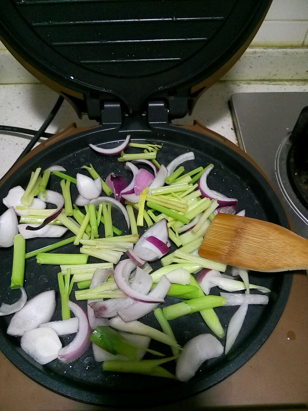 电饼铛炒牛肉的做法图解2