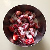 有手就会做❗春日必备懒人小甜品✅冰点草莓的做法图解4