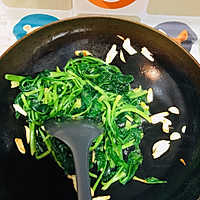 清炒菠菜的做法图解2