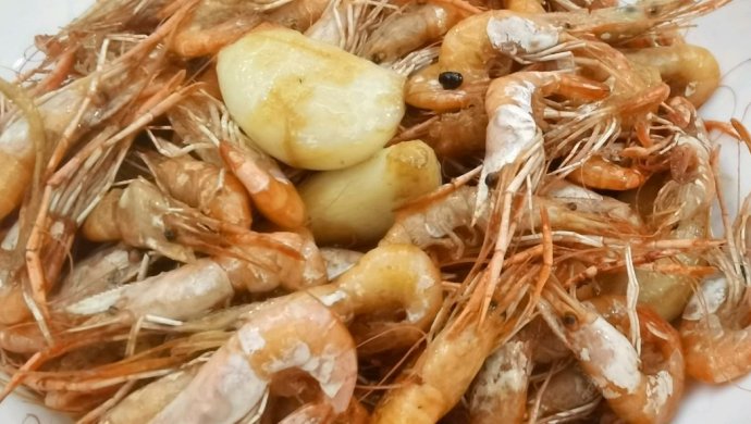 蒜炒河虾，简单入味